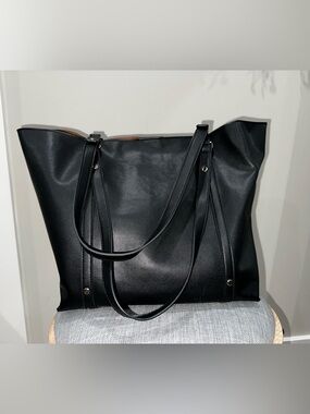 Kelly and Katie Classic Black Tote Bag - Sleek Everyday Carry